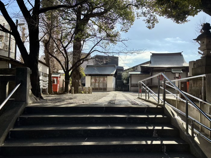 世田谷　池尻稲荷神社　境内