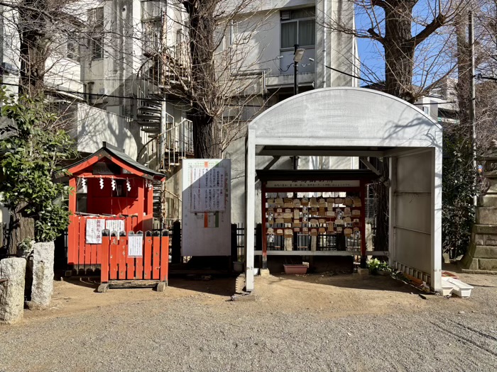 世田谷　池尻稲荷神社　境内