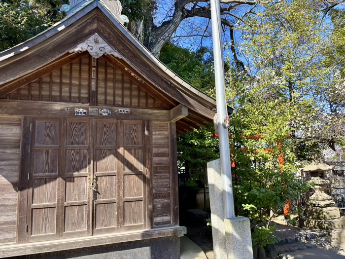 座間　鈴鹿明神社　稲荷神社