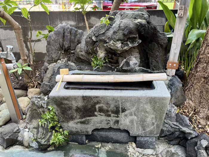 日本橋　三光稲荷神社　手水舎