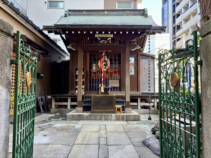 日本橋　三光稲荷神社　社殿