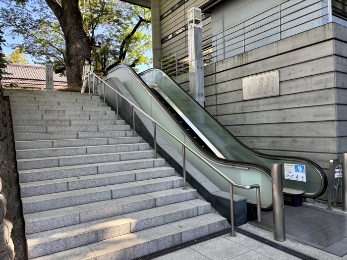 赤坂　日枝神社　エスカレーター