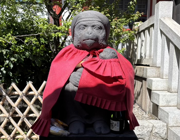 赤坂　日枝神社　妻猿像