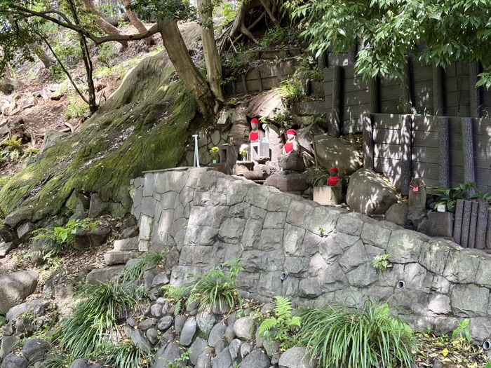 東京　もみじ谷　蛇塚