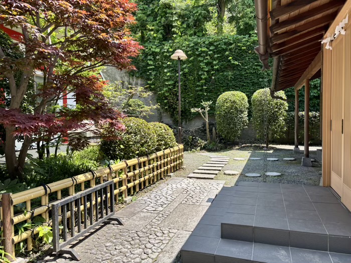 元町厳島神社　赤白龍神