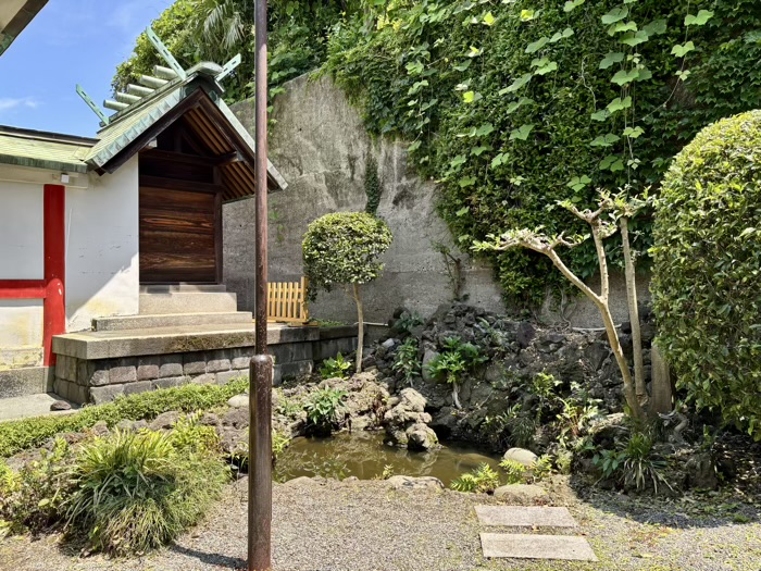 元町厳島神社　赤白龍神