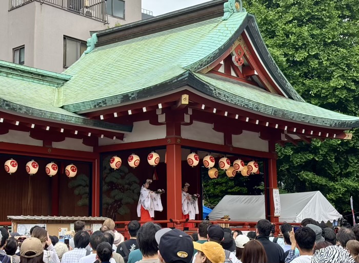 浅草神社　三社祭　奉納舞踊