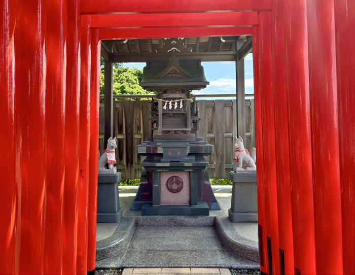 横浜　本牧神社　境内末社・宇氣の稲荷社