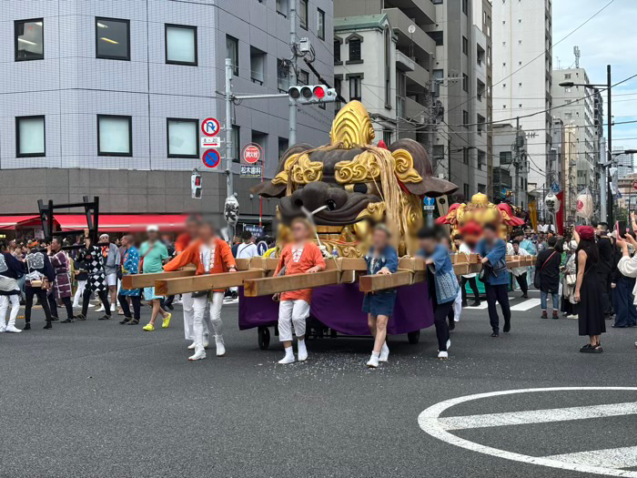 築地　波除神社　つきじ獅子祭（本祭）　天井大獅子（雄獅子）渡御