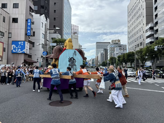 築地　波除神社　つきじ獅子祭（本祭）　天井大獅子（雄獅子）渡御