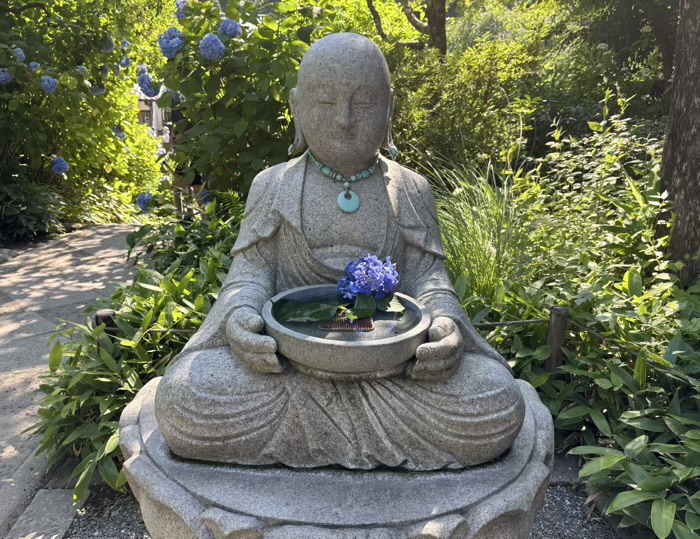 北鎌倉　明月院　紫陽花　お地蔵さん