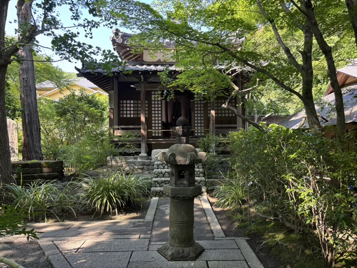 北鎌倉　明月院　北条時頼廟