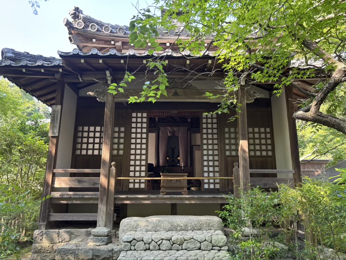 北鎌倉　明月院　北条時頼廟