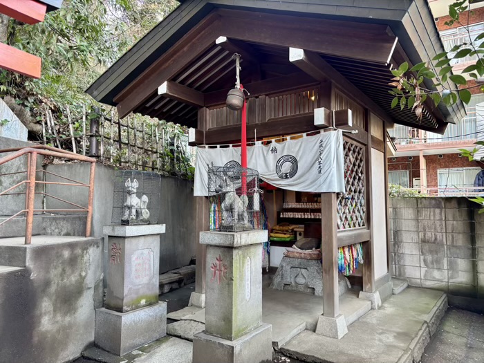 北区　王子稲荷神社　お石様（願掛け石）