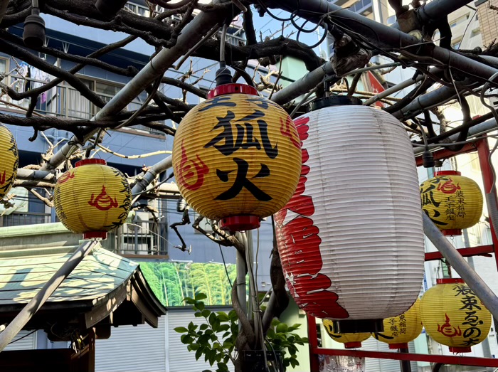 北区　王子装束稲荷神社　狐火の提灯