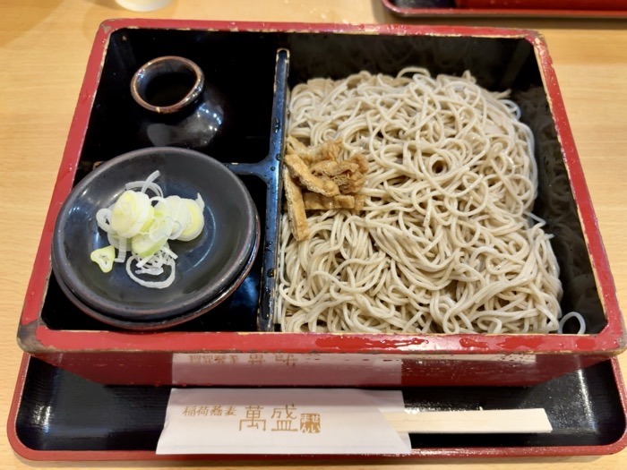 文京区　稲荷蕎麦 萬盛　稲荷箱そば