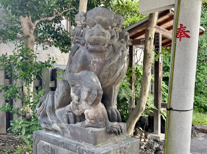 台東区　黒船稲荷神社