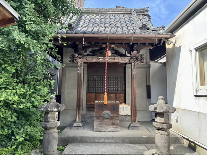 台東区　黒船稲荷神社