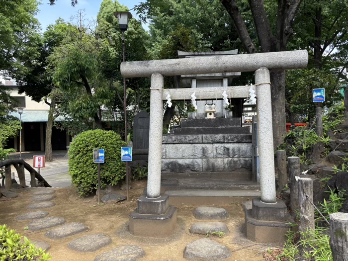 渋谷　鳩森八幡神社　富士塚　里宮