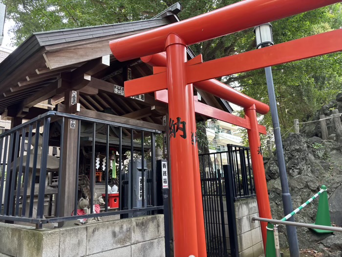 渋谷　鳩森八幡神社　甲賀稲荷社