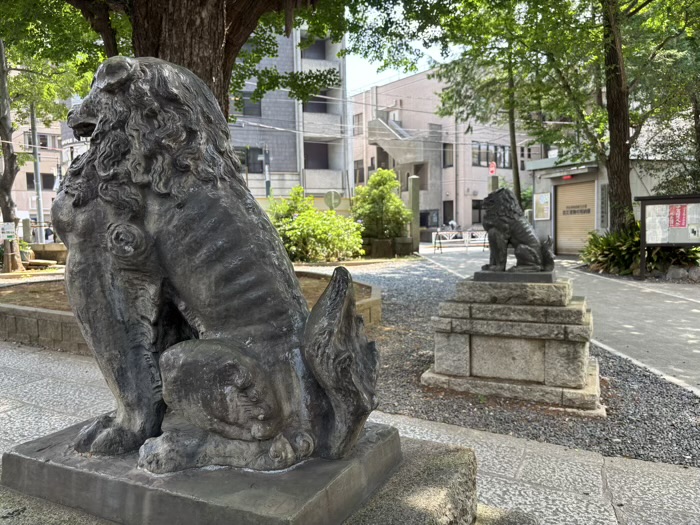 渋谷　鳩森八幡神社　狛犬