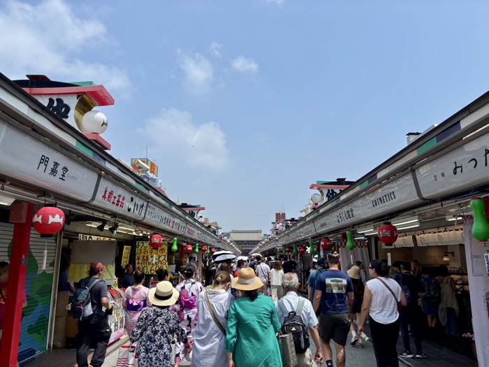 浅草寺　四万六千日ほおずき市　仲見世通り
