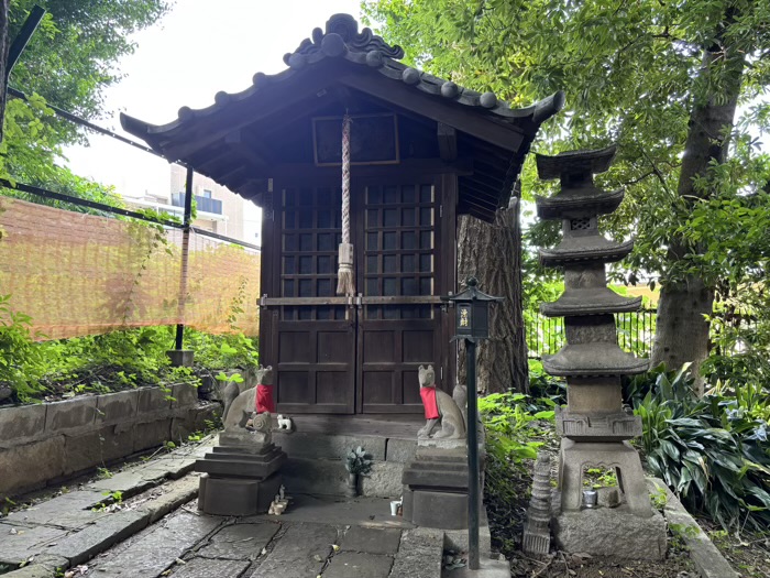 文京区　慈眼院 澤蔵司稲荷　霊窟「お穴」
