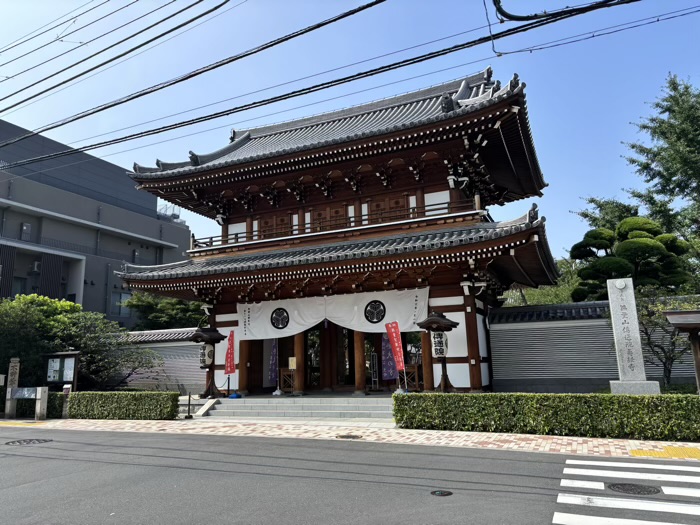 文京区　小石川傳通院　山門
