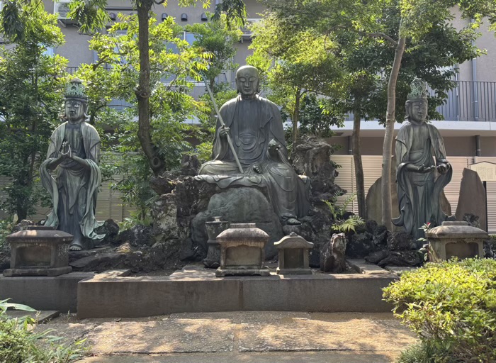 文京区　小石川傳通院　金仏様