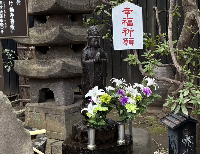 新宿　陽運寺（於岩稲荷）　水かけ福寿菩薩