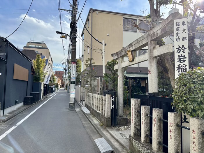 新宿　於岩稲荷田宮神社