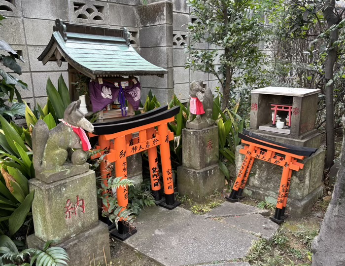 新宿　於岩稲荷田宮神社