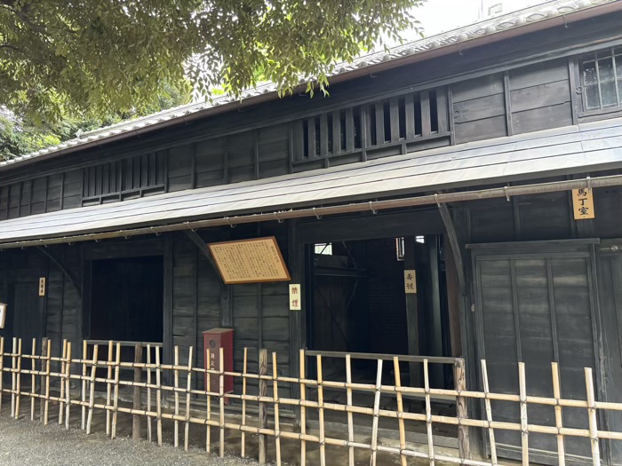 港区　乃木公園　厩（うまや）