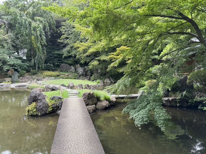 千代田区　九段下　靖國神社　神池庭園
