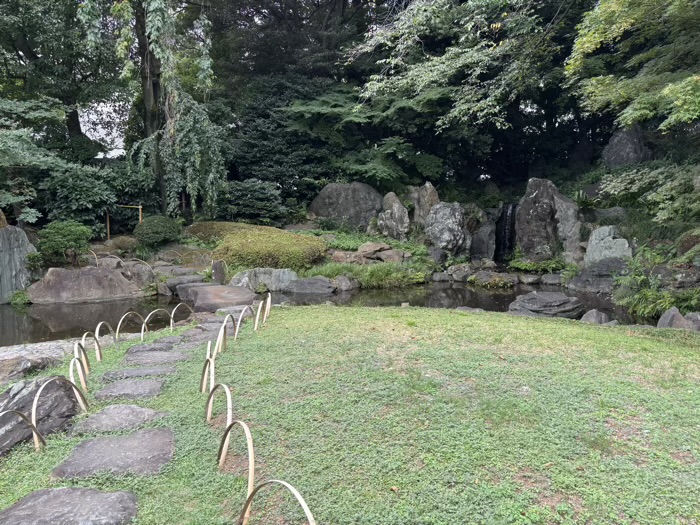 千代田区　九段下　靖國神社　神池庭園