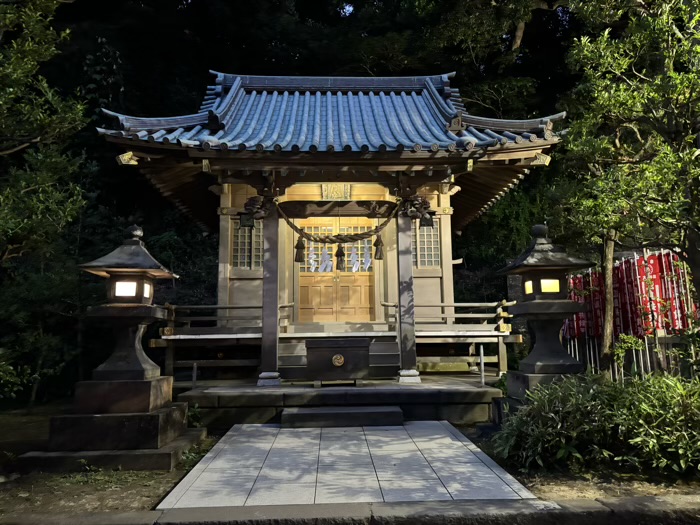 江島神社　江の島灯篭　八坂神社（江ノ島天王社）