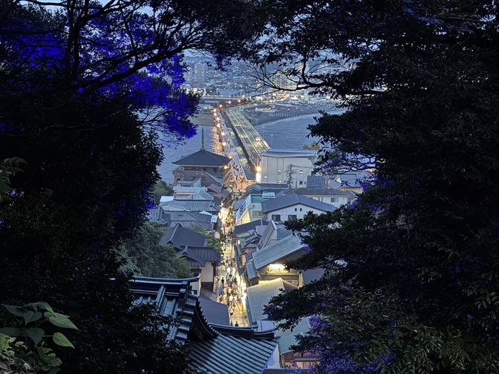 江島神社　江の島灯篭