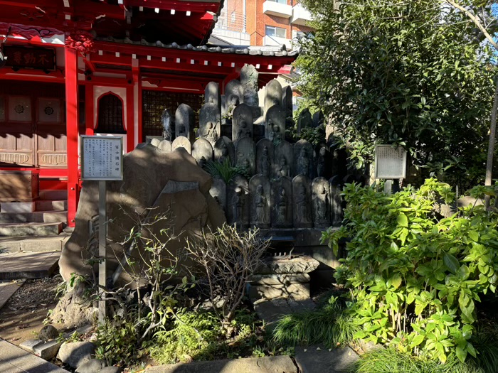 文京区　願行寺　西国札所観音霊場仏塔