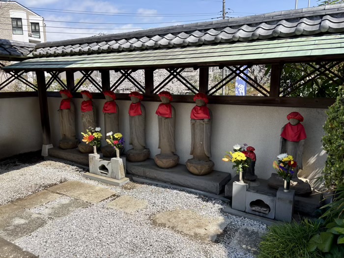 横浜市港北区上永谷　天神山　貞昌院　六地蔵