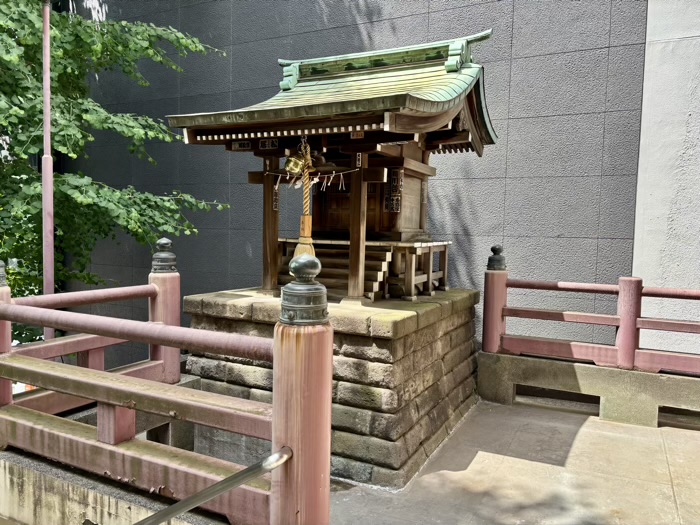 目黒　誕生八幡神社　重箱稲荷神社