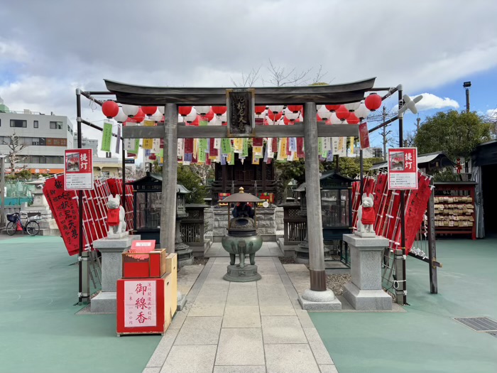 門前仲町　深川不動堂（成田山東京別院）　深川開運出世稲荷