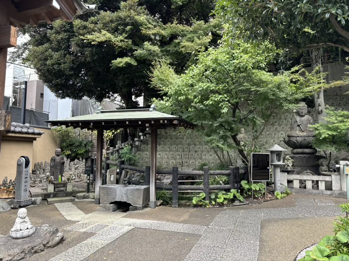 目黒　大圓寺　五百羅漢石仏群