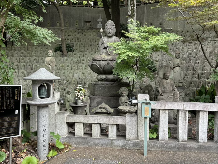 目黒　大圓寺　五百羅漢石仏群