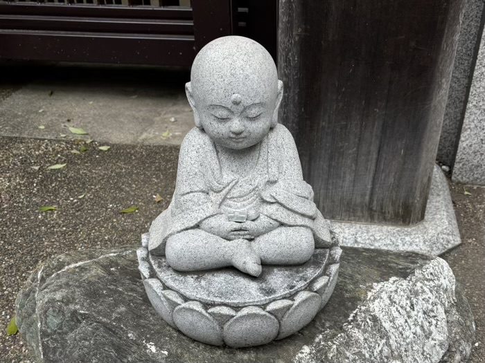 目黒　大圓寺　山門　守り地蔵
