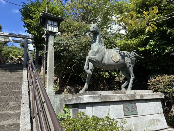 新羽　杉山神社　神馬像