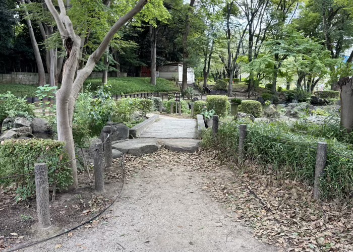 港区　増上寺塔頭 三縁山 宝珠院　弁天池