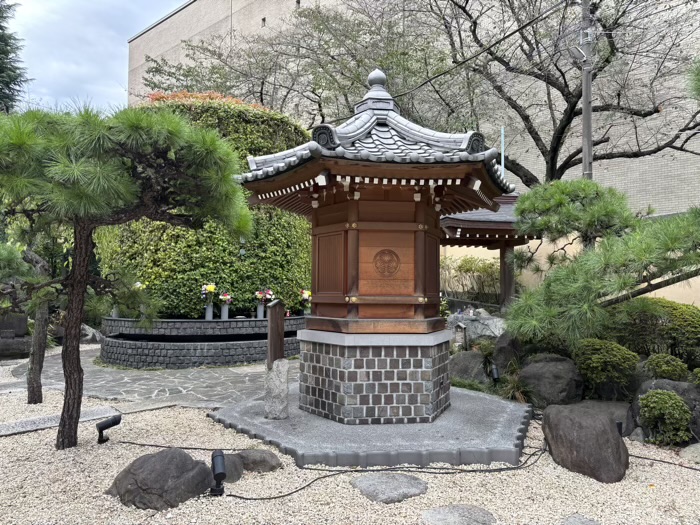港区　心光院　お竹堂