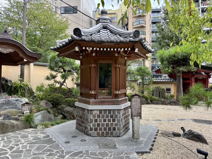 港区　心光院　お竹堂