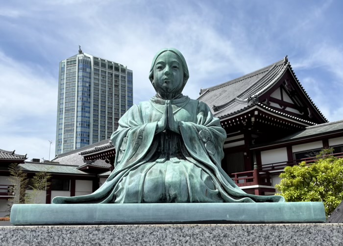 港区　増上寺　幼少の法然上人像