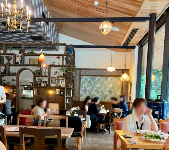 靖国神社　アティックルーム靖國外苑 cafe&dining